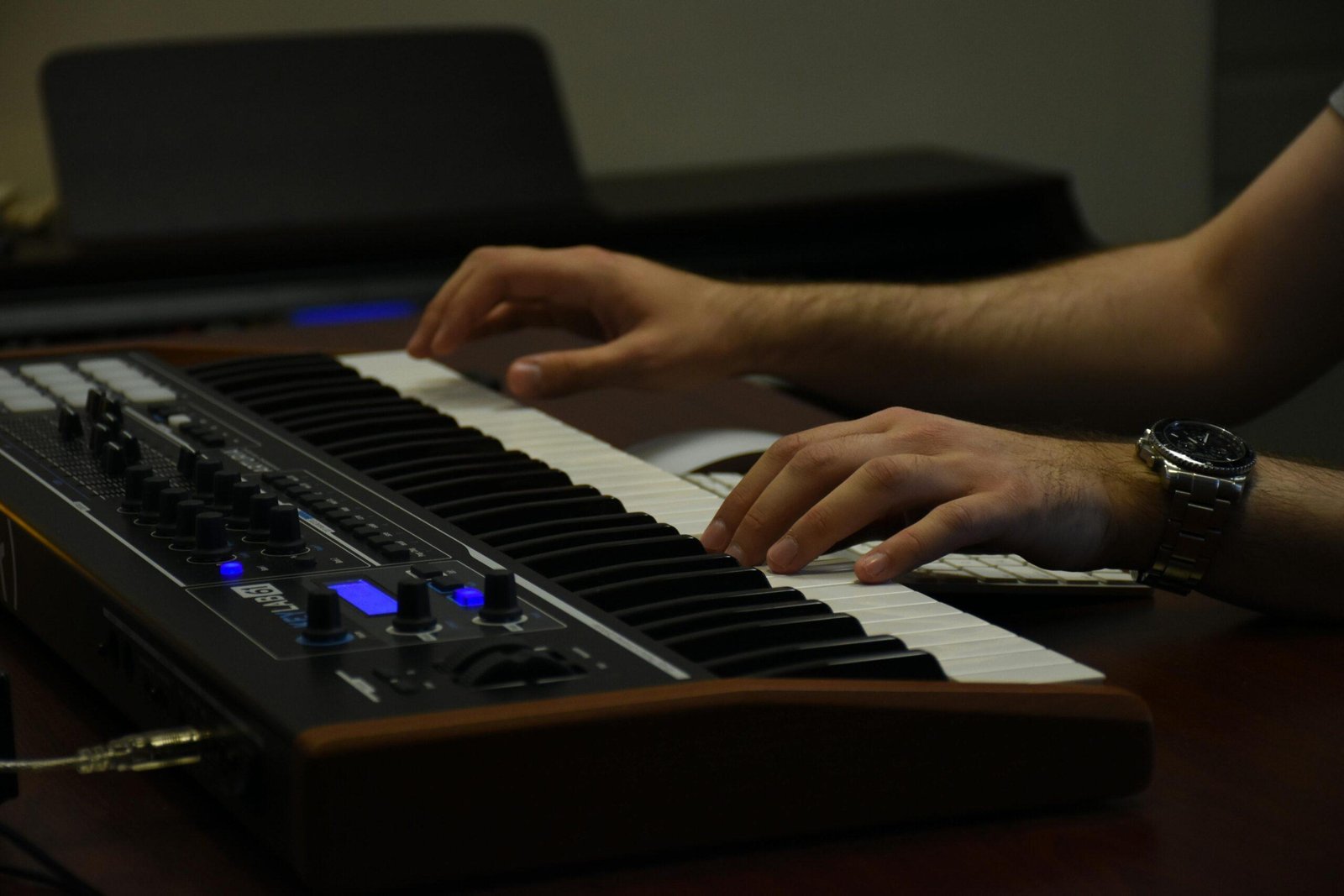 MIDI keyboard